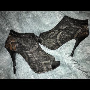 Black Lace High Heel Shoes size 8